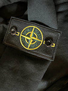 Stone Island Hoode (4 foto / 4)
