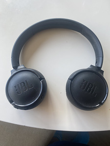 JBL kõrvaklapid (2 foto / 2)
