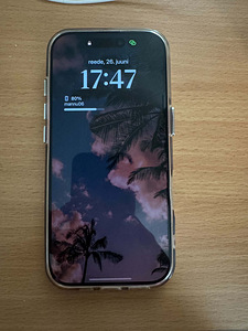 iPhone 16 Pro (1 foto / 2)