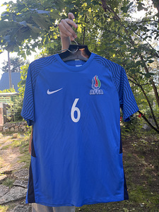 Azerbaijan player Match worn shirt (2 foto / 4)