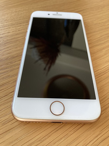 iPhone 8 64 ГБ (2 фото из 7)
