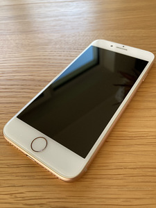 iPhone 8 64 ГБ (5 фото из 7)
