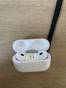 AirPods Pro (2nd generation) (5 фото из 6)