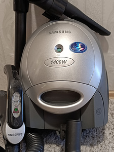 Пылесос Samsung. (6 фото из 8)