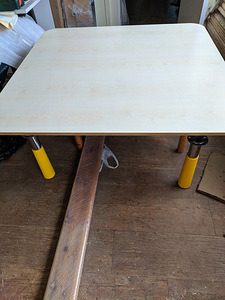 Laste kõrguse reguleeritav laud (1 foto / 3)
