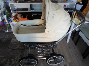Коляска 3в1 (2 фото из 4)