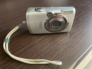 Цифровая камера Canon (1 фото из 3)
