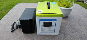 Synology DS213 с 2 дисками WD Red по 4 ТБ (1 фото из 10)