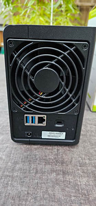 Synology DS213 с 2 дисками WD Red по 4 ТБ (6 фото из 10)