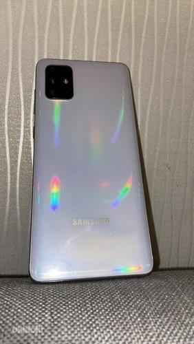Samsung Galaxy A71 2020 (фото #2)