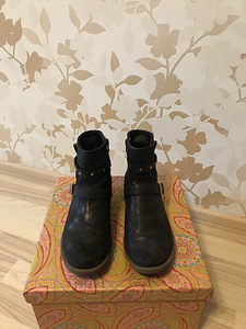 Skechersi kevad- / sügissaapad, suurus 38 (3 foto / 3)