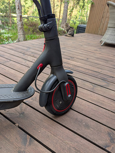 Xiaomi Mi Scooter M365 Pro (1-е поколение) (6 фото из 7)
