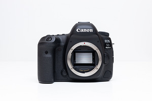 Canon EOS 5D Mark IV (body) peegelkaamera (2 foto / 10)