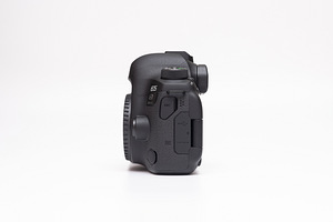 Canon EOS 6D Mark II (body) peegelkaamera (3 foto / 10)