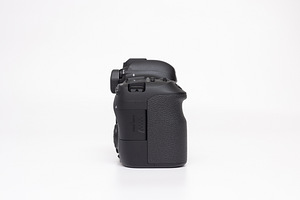 Canon EOS 6D Mark II (body) peegelkaamera (6 foto / 10)