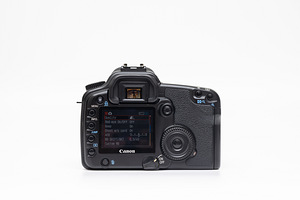 Canon EOS 30D (body) peegelkaamera (6 foto / 10)