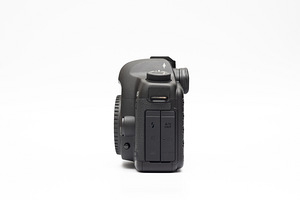Canon EOS 5D Mark II (body) peegelkaamera (4 foto / 10)