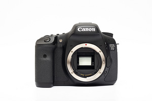 Canon EOS 7D (body) peegelkaamera (2 foto / 10)