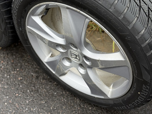 Honda диски 17" 5x114,3 + Bridgestone Blizzak 225/50R17 (6 фото из 10)