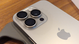 Apple iPhone 16 Pro 256GB Natural Titanium (2 foto / 10)