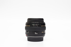 Canon EF 50mm f/1.4 USM objektiiv (1 foto / 10)