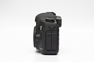 Canon EOS 5D Mark III (body) peegelkaamera (3 foto / 10)