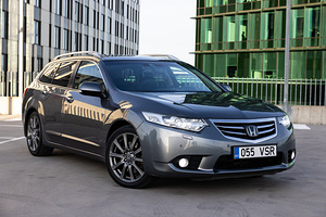 Honda Accord Executive Plus 2.4 K24Z3 148kW (2 фото из 15)