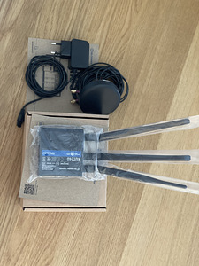 Teltonika RUT240 + Teltonika PR1KCL25 MIMO (2 фото из 2)