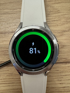Samsung Galaxy Watch4 Classic (LTE) (6 foto / 6)