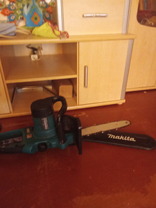 Elektrisaag Makita (5 foto / 5)