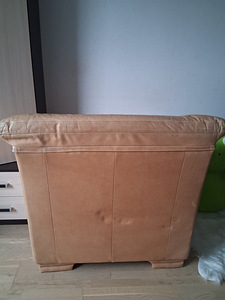 Кожаное кресло (3 фото из 3)
