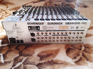 Микшерный пульт BEHRINGER EURORACK UB 2442FX-PRO (2 фото из 3)