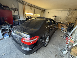 Mercedes-Benz E 350 AMG Pakket Harman kardon AVARILINE (6 foto / 7)