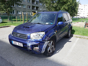 Müüa pärast avariid TOYOTA RAF 4, 2003. aasta (2 foto / 3)