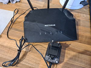 Netgear ruuter (2 foto / 3)