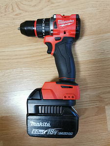 Adapter Milwaukee tööriistadele Makita akude jaoks (2 foto / 3)