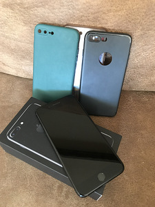 iPhone 7+ Jet Black,128GB (1 foto / 4)