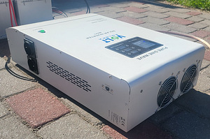 Päikesepaneeli inverter/laadija (3 foto / 5)