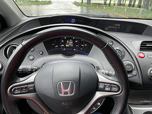 Honda Civic (8 foto / 8)