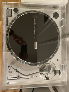 Vinüülplaadi mängija Audio-Technica (2 foto / 3)