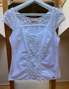 Разные блузки XS-M (3 фото из 10)