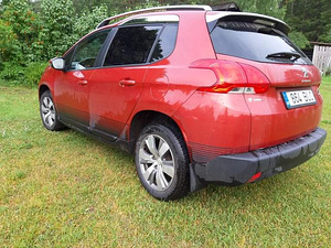 Peugeot 2008 (2 фото из 10)