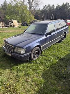 MERCEDES-BENZ E 250T D (1 foto / 10)