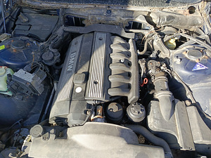 BMW e38 728 varuosadeks (4 foto / 4)
