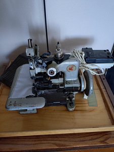 Overlok (1 foto / 3)