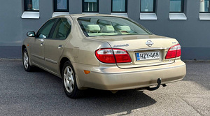 Nissan Maxima (3 фото из 12)