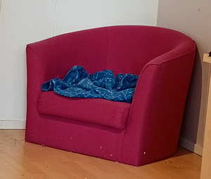 Kanin/Kissan Nojatuoli (1 valokuva sivusta 2)