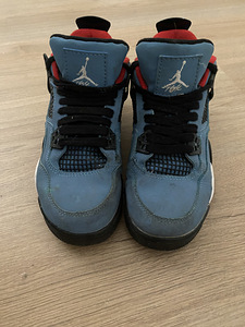 Müün Jordan 4 Travis Scott tossud (4 foto / 9)