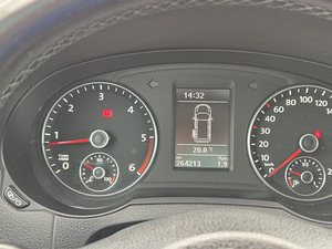 Volkwagen Sharan (4 foto / 7)