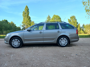 2010 Škoda octavia 1,6d manual (1 foto / 15)